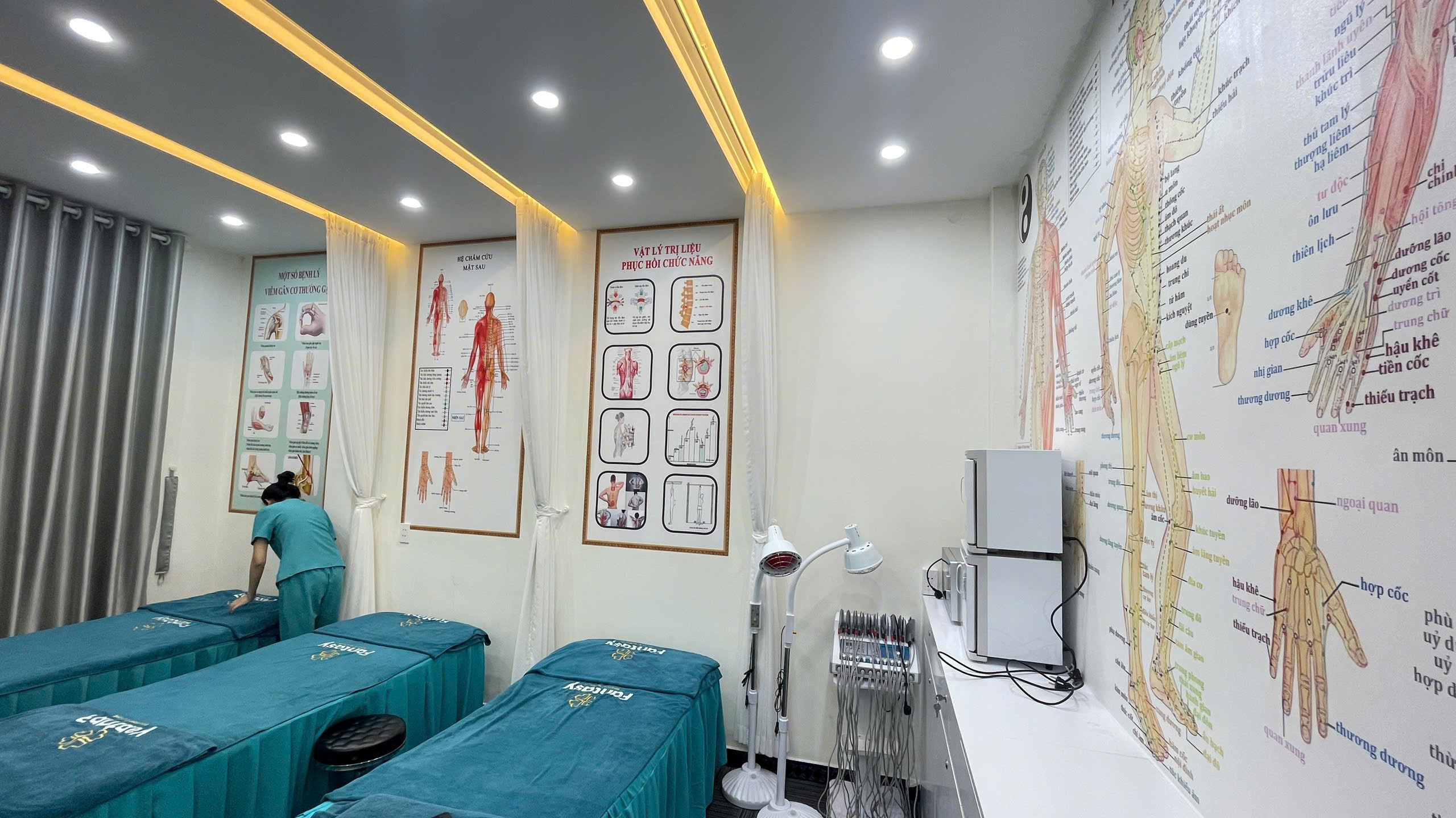 z6825794360057_d9543f3aac56385e016a36a34620cfa0